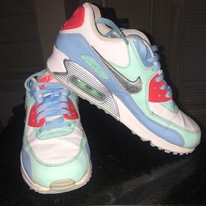 Super cute! 😍 Nike Air Max